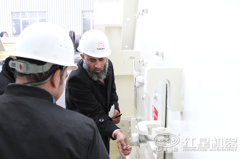 用戶來(lái)廠，實(shí)地考察反擊破設(shè)備